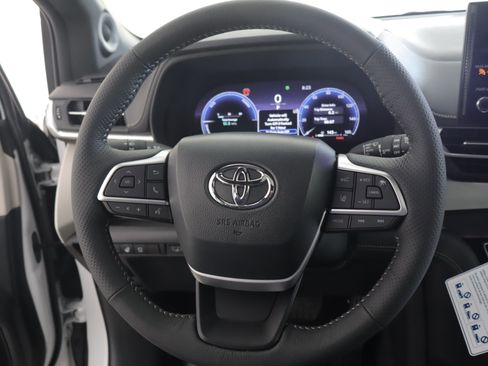 New 2026 Toyota Sienna Platinum AWD/4WD image 16