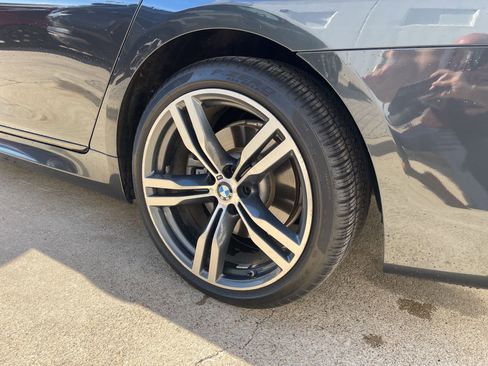Used 2019 BMW 750i xDrive w/ Executive Package image 8