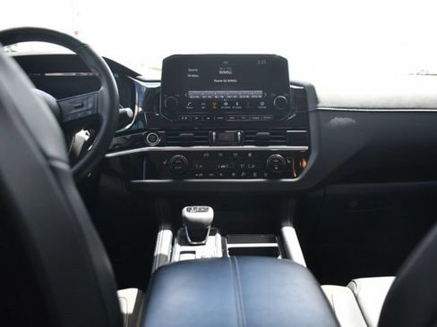 Used 2023 Nissan Pathfinder SL w/ Lighting Package (N92) AWD/4WD image 14