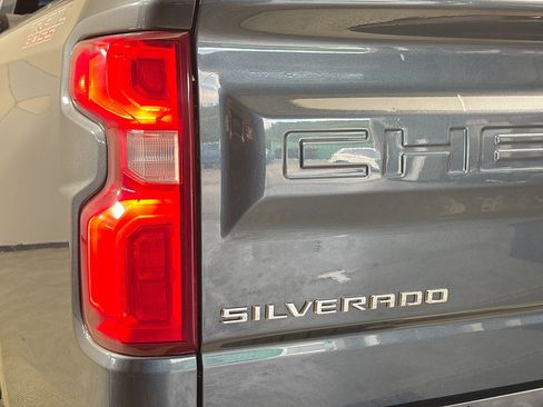 Used 2020 Chevrolet Silverado 1500 Custom Trail Boss w/ Custom Convenience Package image 31