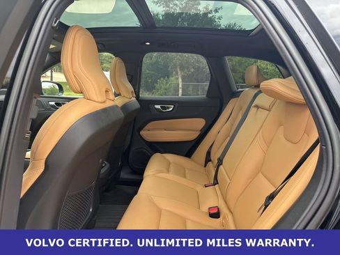 Used 2023 Volvo XC60 B5 Ultimate w/ Climate Package FWD image 17