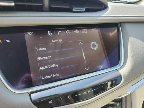 Used 2017 Cadillac XT5 Luxury w/ Driver Awareness Package FWD image 8