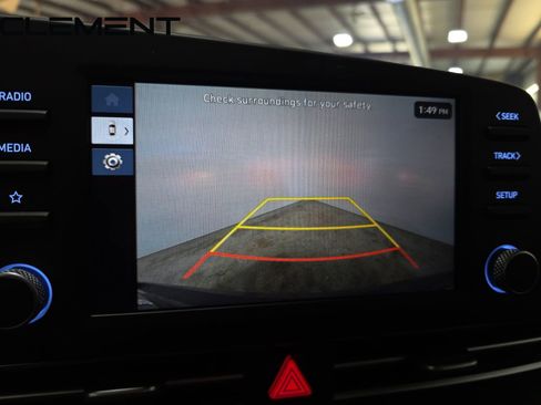 Used 2025 Hyundai Elantra SE image 19