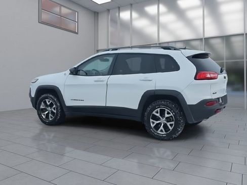 Used 2016 Jeep Cherokee Trailhawk AWD/4WD image 6