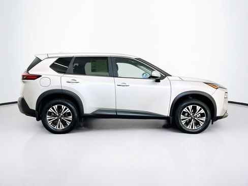 Used 2023 Nissan Rogue SV image 10