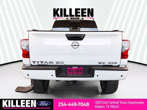 Used 2021 Nissan Titan SV w/ SV Convenience Package image 7