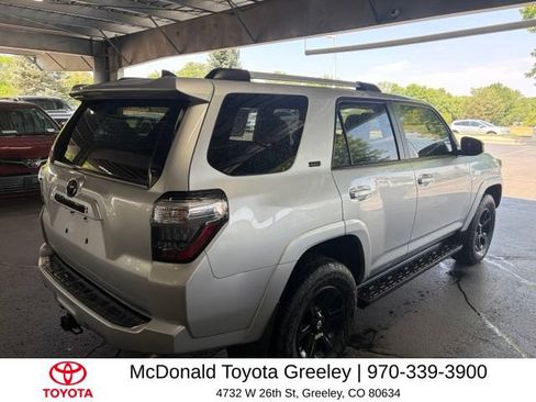 Used 2022 Toyota 4Runner SR5 AWD/4WD image 5