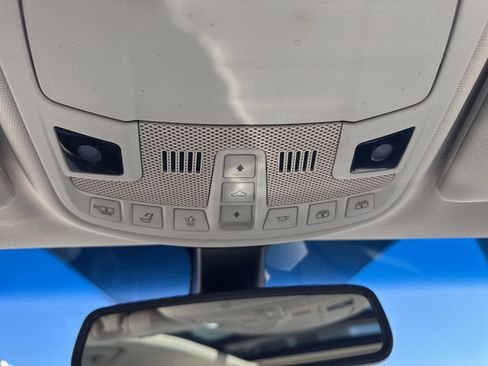 Used 2020 Lincoln Continental Reserve image 32