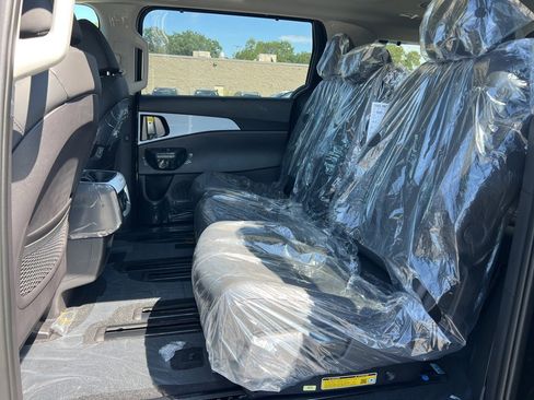 New 2026 Kia Carnival SX Prestige image 12