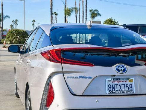 Used 2020 Toyota Prius Prime Limited image 6
