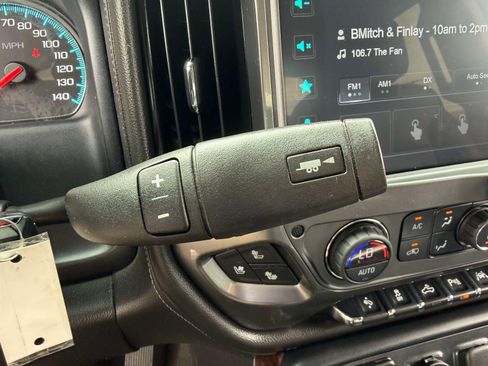 Used 2018 GMC Sierra 1500 SLT AWD/4WD image 11