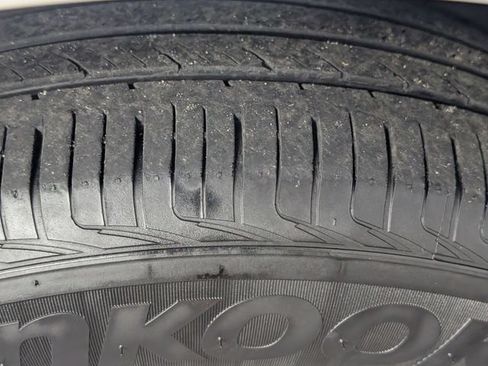 Used 2017 Buick Enclave Leather FWD image 9