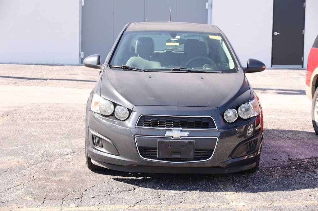 Used 2015 Chevrolet Sonic LT w/ Fun and Sun Package FWD image 3