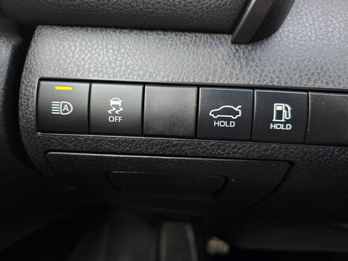 Used 2019 Toyota Camry LE image 33