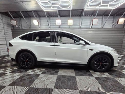 Used 2022 Tesla Model X AWD/4WD image 9
