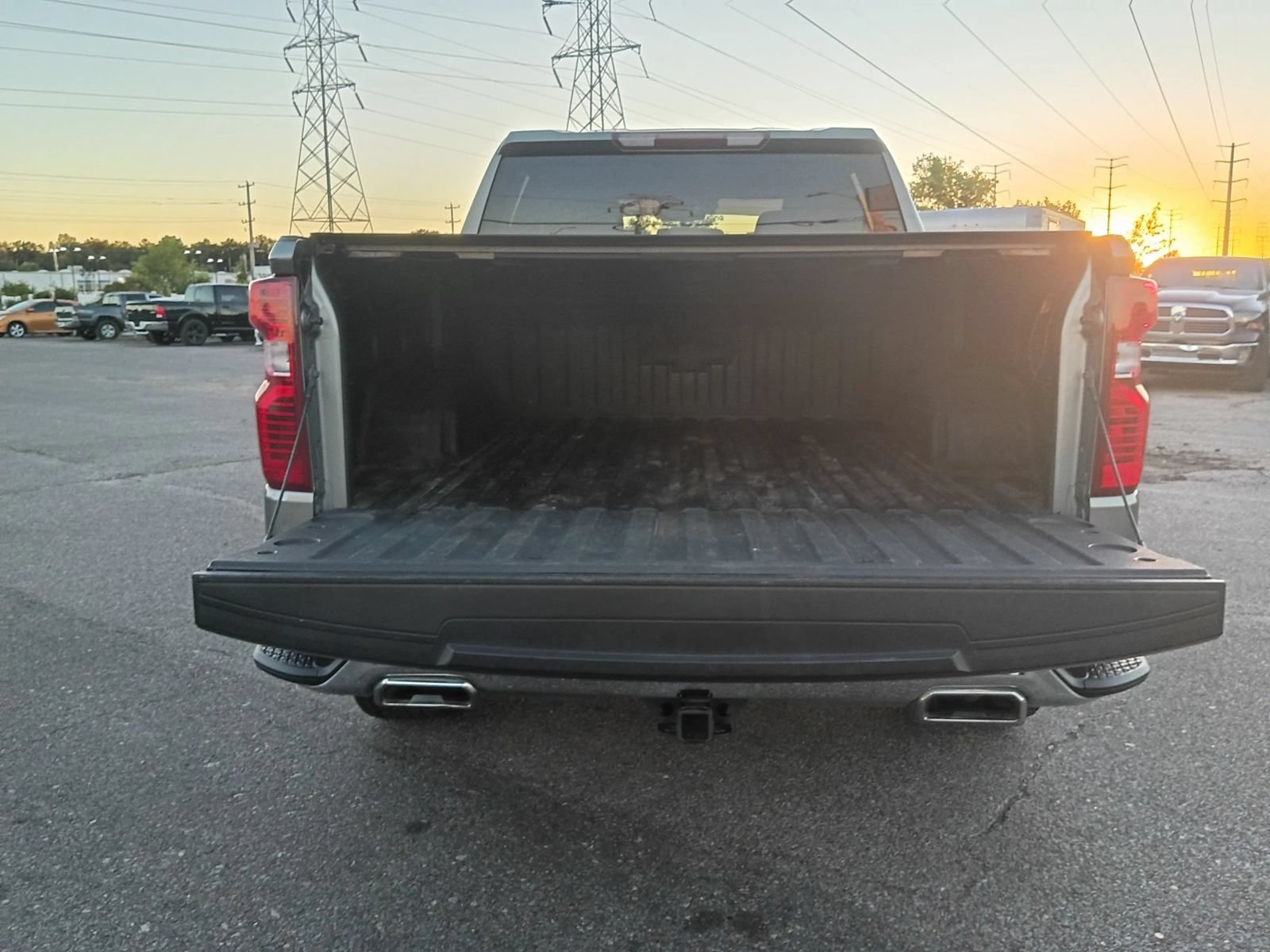 Used 2021 Chevrolet Silverado 1500 LT w/ Z71 Off-Road Package AWD/4WD image 7