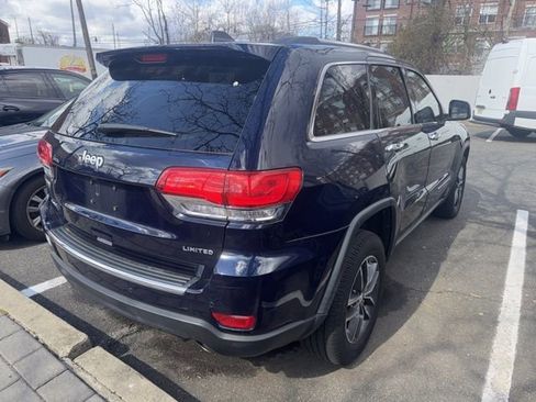 Used 2018 Jeep Grand Cherokee Limited image 3