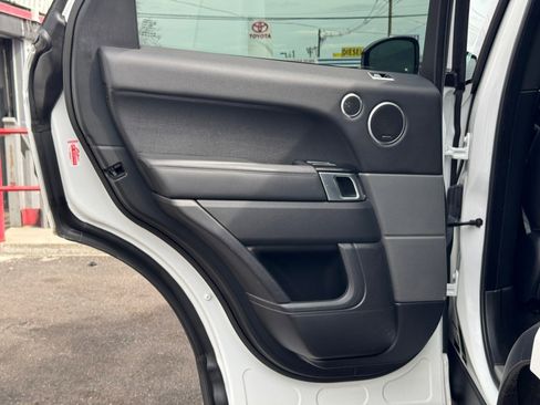 Used 2020 Land Rover Range Rover Sport HSE image 27