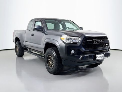 Used 2018 Toyota Tacoma SR RWD image 3