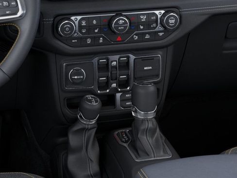 Used 2025 Jeep Wrangler Unlimited Sahara w/ Safety Group AWD/4WD image 30