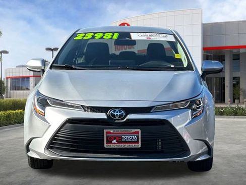 Used 2025 Toyota Corolla LE image 11
