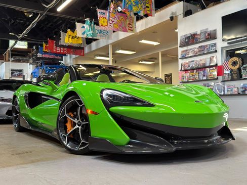 Used 2020 McLaren 600LT Spider RWD image 1