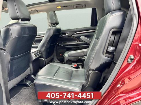 Used 2016 Toyota Highlander Limited Platinum AWD/4WD image 12