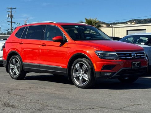 Used 2018 Volkswagen Tiguan SEL Premium w/ 3rd Row Seat Package AWD/4WD image 7