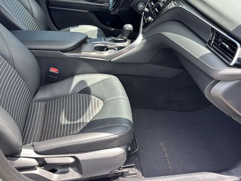 Used 2023 Toyota Camry SE image 19