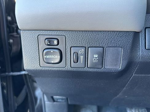 Used 2013 Toyota RAV4 XLE image 17