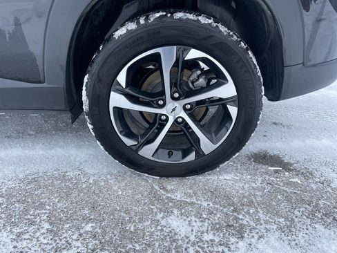 Used 2025 Chevrolet Trax RS w/ Driver Confidence Package image 12