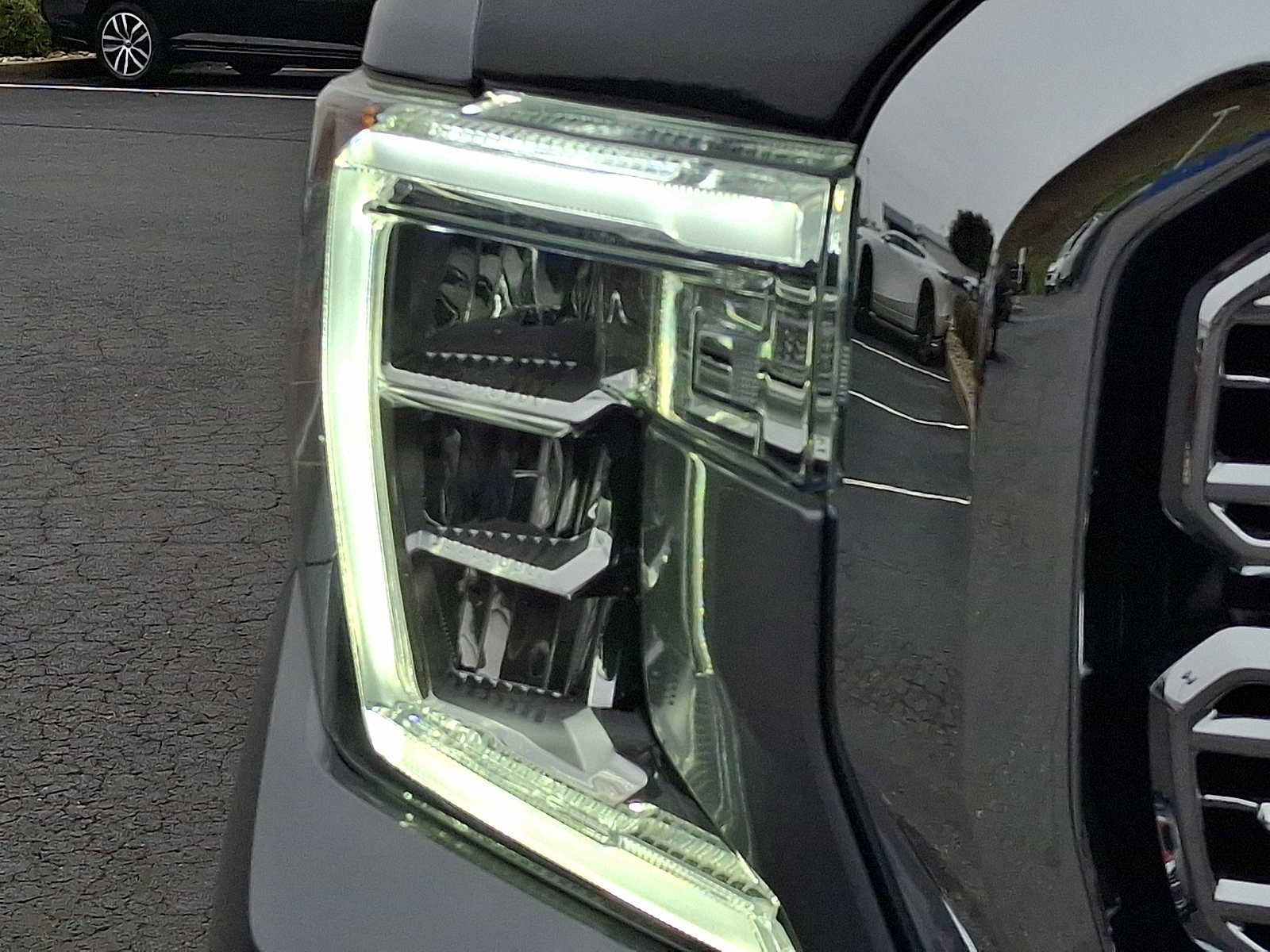 Used 2021 GMC Sierra 1500 Denali w/ Technology Package AWD/4WD image 9