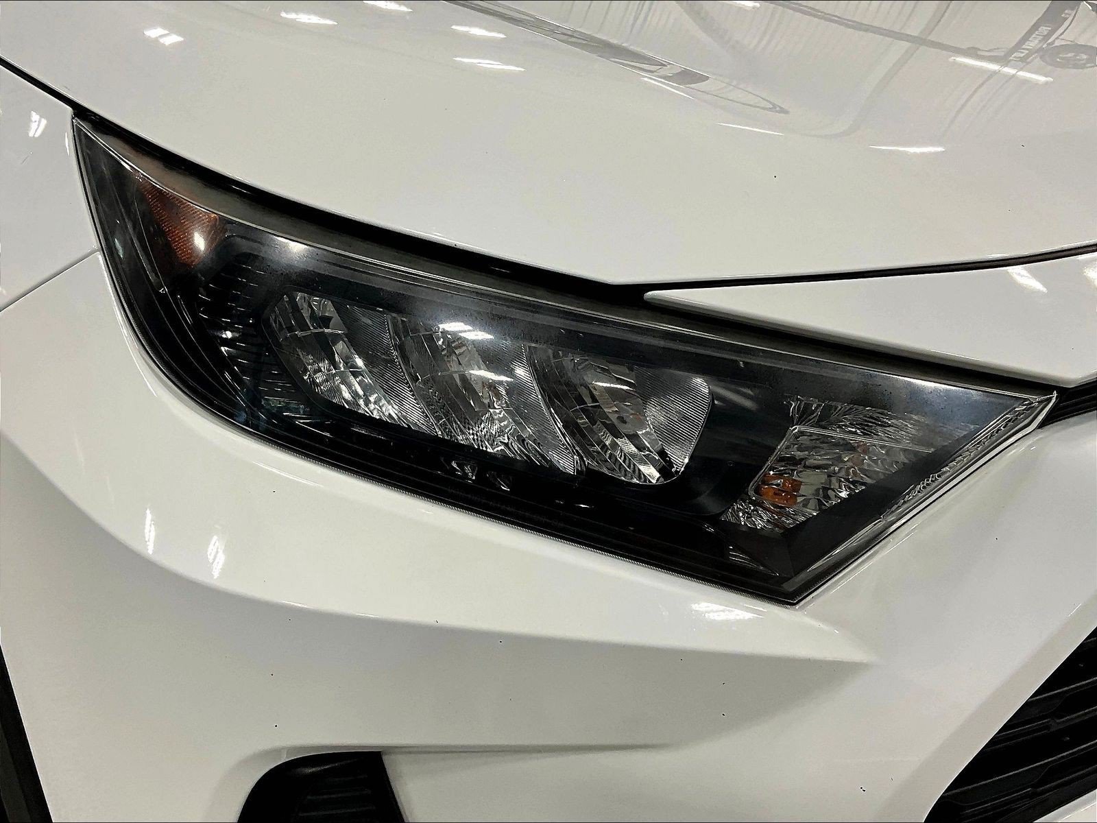 Used 2019 Toyota RAV4 LE w/ All Weather Liner Package FWD image 32