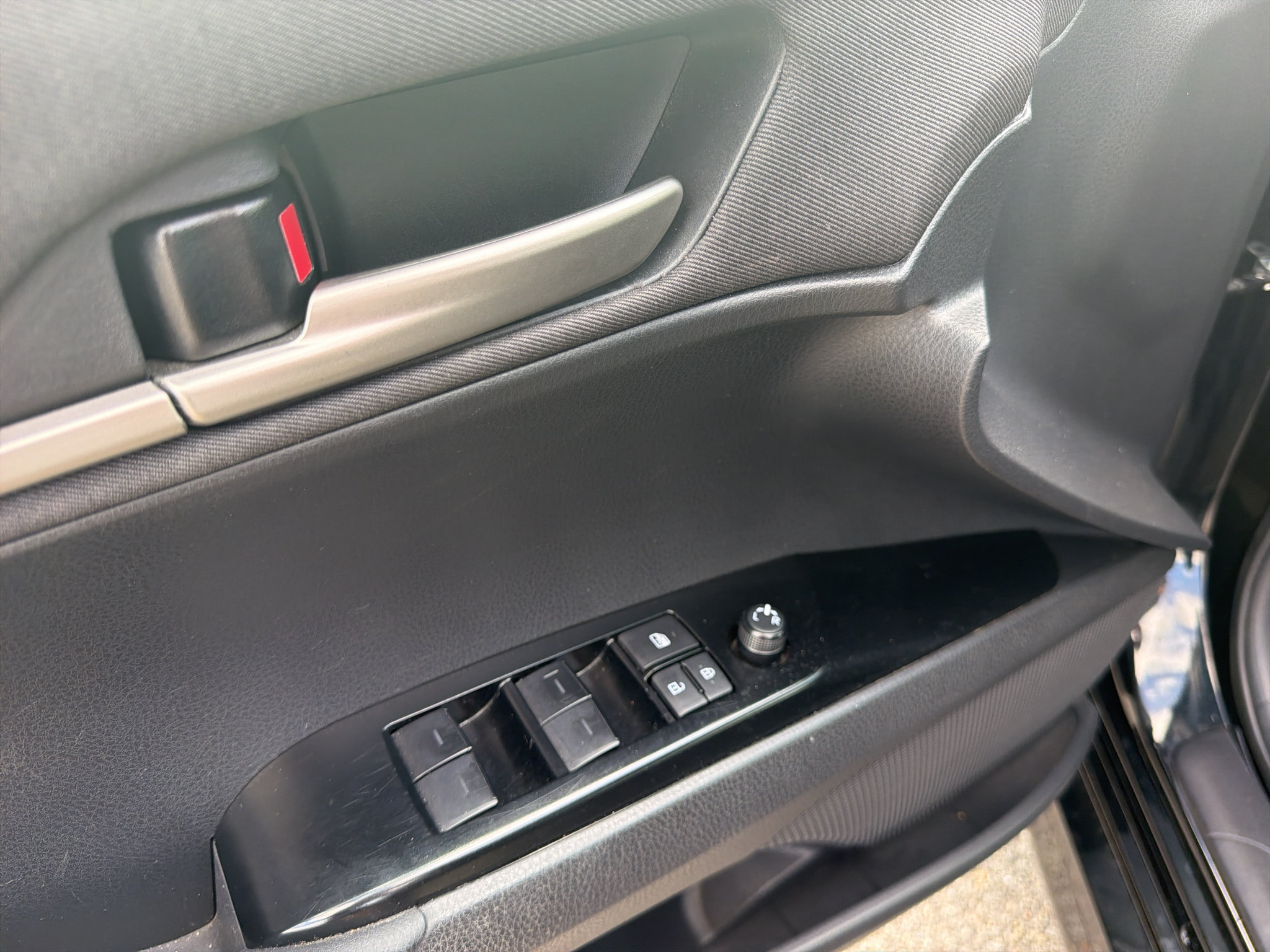 Used 2025 Toyota Camry LE FWD image 14