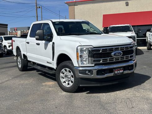 Used 2023 Ford F250 XLT w/ FX4 Off-Road Package image 2