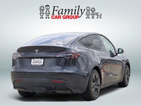 Used 2024 Tesla Model Y Long Range AWD/4WD image 4