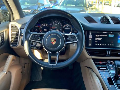 Used 2019 Porsche Cayenne image 5