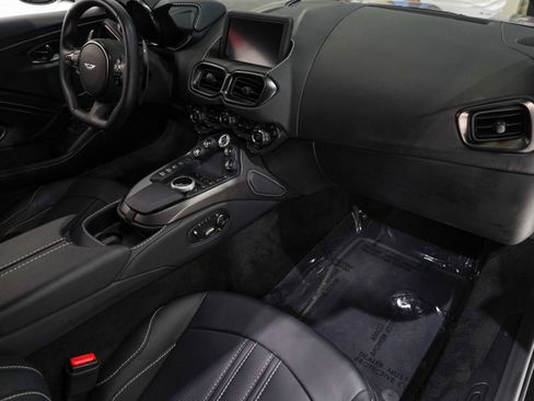 Used 2022 Aston Martin V8 Vantage Coupe RWD image 16