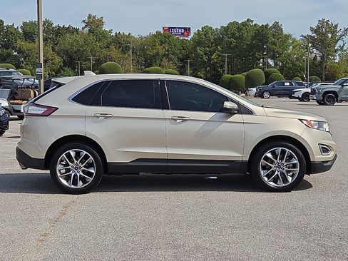 Used 2018 Ford Edge Titanium w/ Technology Package FWD image 6