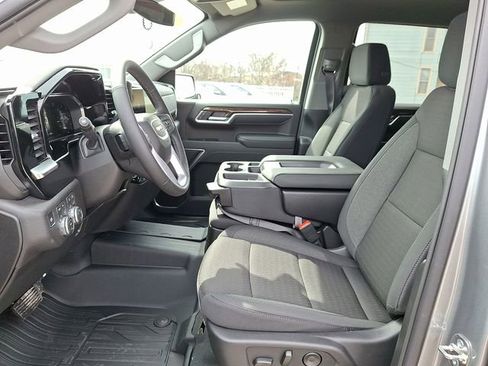 New 2026 GMC Sierra 1500 SLE image 14