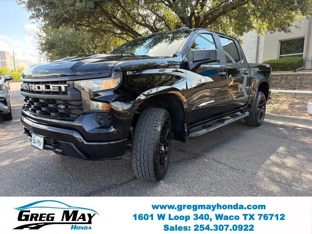 Used 2024 Chevrolet Silverado 1500 Custom Trail Boss w/ Turbomax Blackout Package AWD/4WD image 8