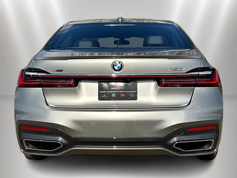Used 2022 BMW 750i xDrive w/ M Sport Package AWD/4WD image 5