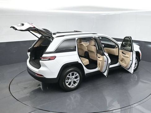 Used 2022 Jeep Grand Cherokee Limited AWD/4WD image 59