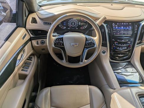 Used 2020 Cadillac Escalade Platinum w/ Escalade Sport Edition image 20