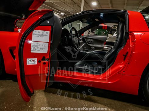 Used 1997 Chevrolet Corvette Coupe w/ Roof Pkg image 78