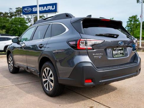 Certified 2025 Subaru Outback Premium AWD/4WD image 4