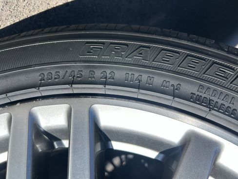 Used 2024 Ford Expedition Limited image 10