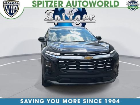 Used 2025 Chevrolet Equinox LT w/ Safety and Technology Package AWD/4WD image 3