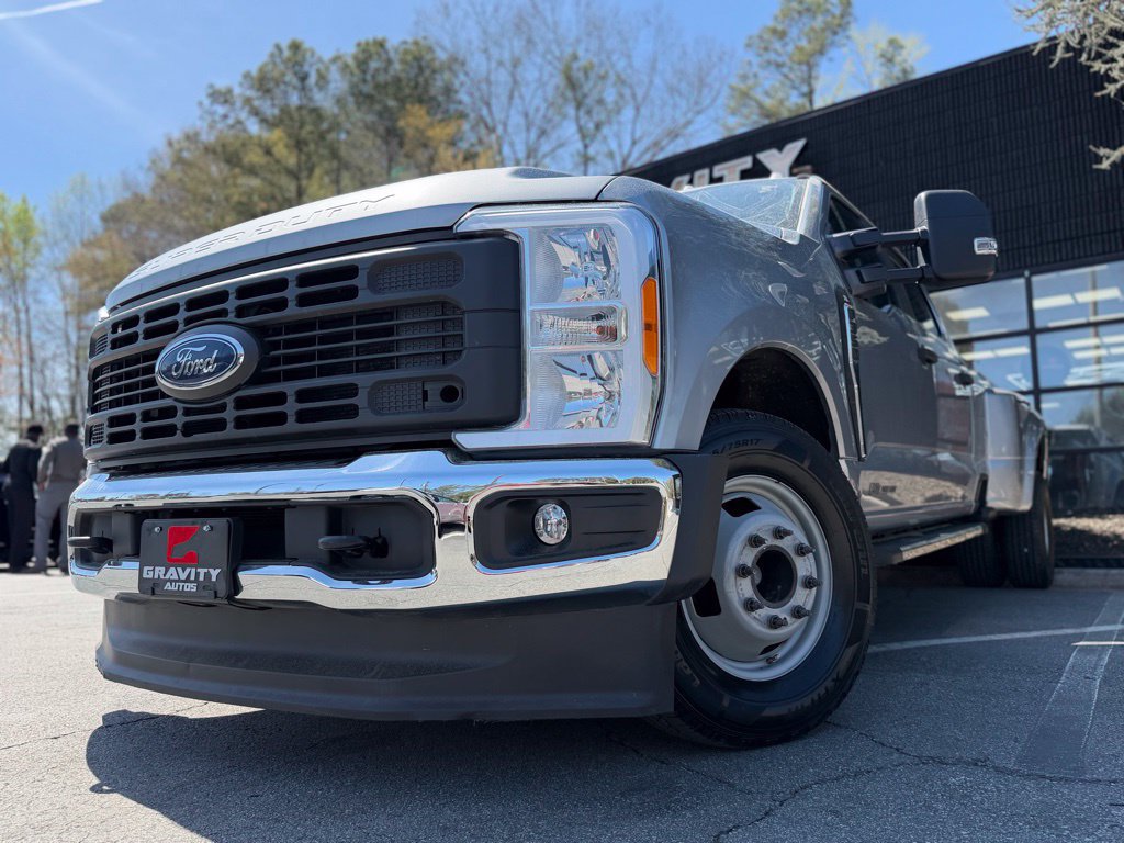 Used 2023 Ford F350 XL RWD image 2