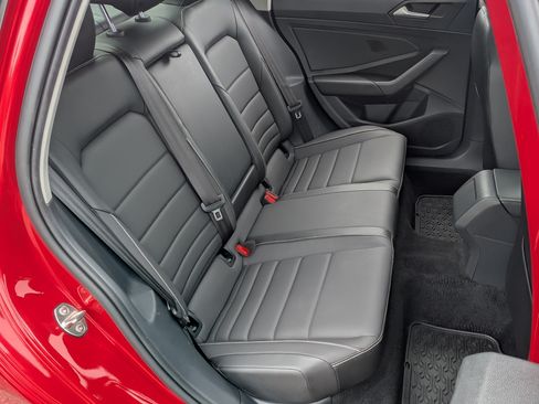Used 2022 Volkswagen Jetta SE w/ Panoramic Sunroof Package FWD image 20